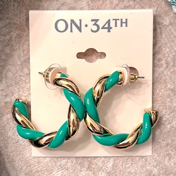 Brand New St. Patrick Day Set Green Beaded Gingham Headband Disney Socks Hoops